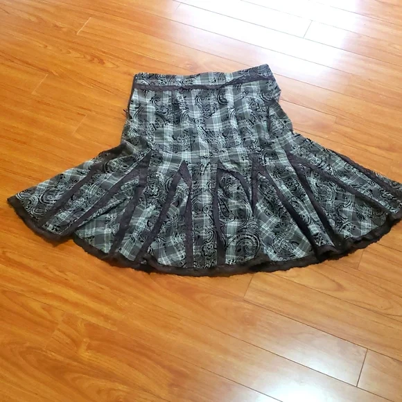 Skirt Size 10 - Picture 2 of 9